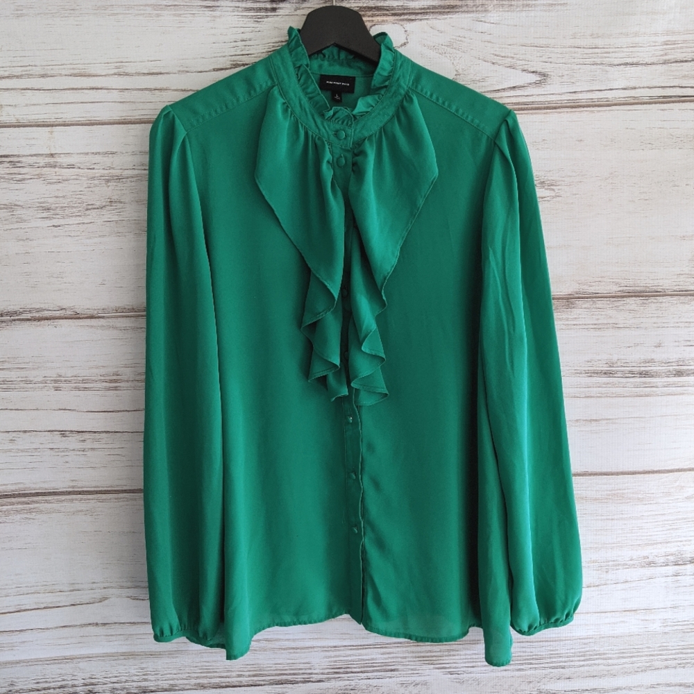 Who What Wear Kelly Green Ruffle Blouse
